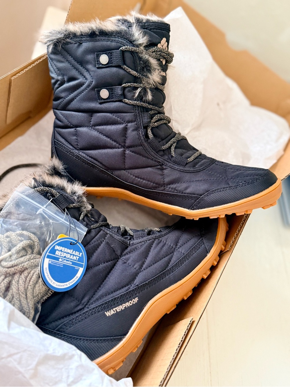Columbia Waterproof Black Winter Lace-Up Boots with Faux Fur Trim NWT
